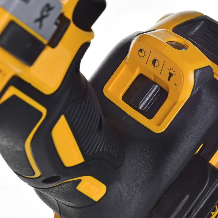 dewalt-dcd791d2-qw-drill-keyless-blackyellow-15-kg-29029-nakdewwwk0004.webp
