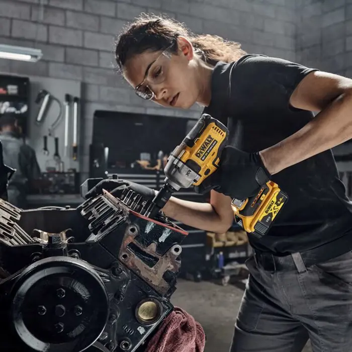 dewalt-dcf892nt-xj-power-screwdriverimpact-driver-2000-rpm-b-54277-wlononwcraixp.webp