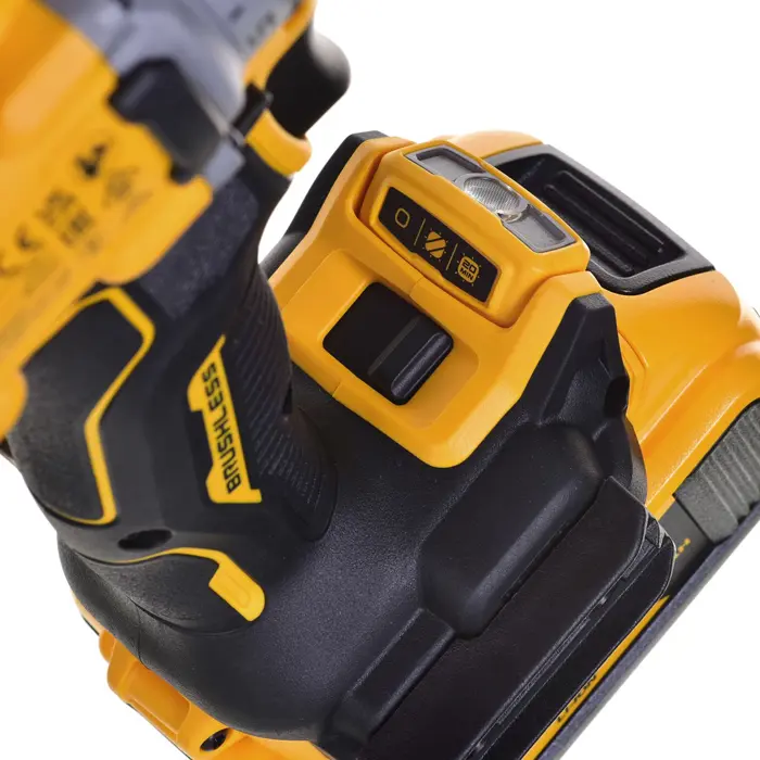 dewalt-wiertarko-wkretarka-18v-90nm-bl-1x17ah-powerstack-dcd-58000-wlononwcrbmrk.webp