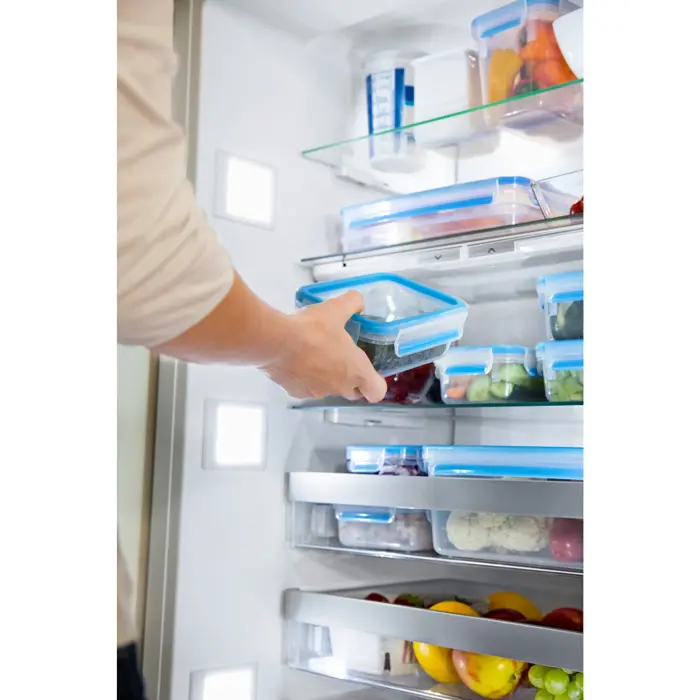 emsa-clip-close-food-storage-container-transparentblue-106-l-3700-e508549-w.webp