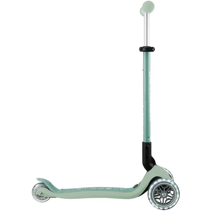 globber-go-up-active-lights-eco-light-green-63302-745-505-w.webp