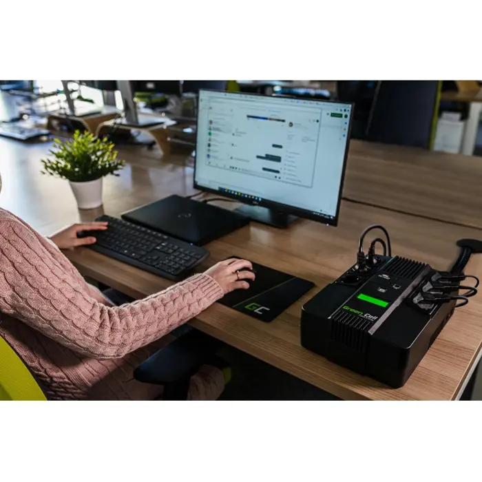 green-cell-aio-800va-lcd-line-interactive-08-kva-480-w-6-ac--83087-wlononwcraisc.webp
