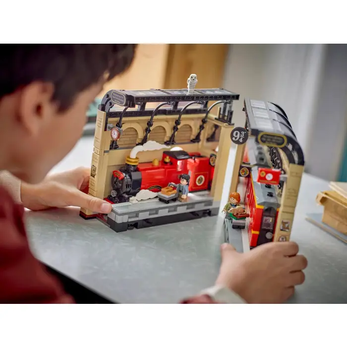 lego-harry-potter-76450-book-nook-hogwarts-express-49-klolegleg1855.webp
