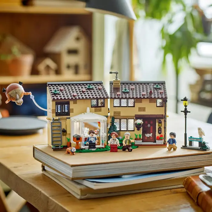 lego-harry-potter-76451-privet-drive-aunt-marges-visit-9872-klolegleg1856.webp