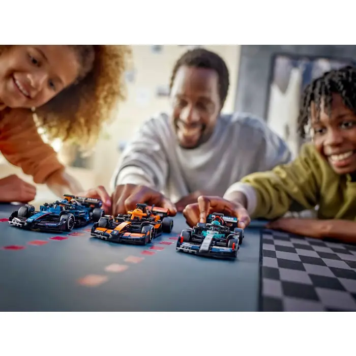 lego-speed-champions-77251-mclaren-f1-team-mcl38-race-car-30410-klolegleg1864.webp