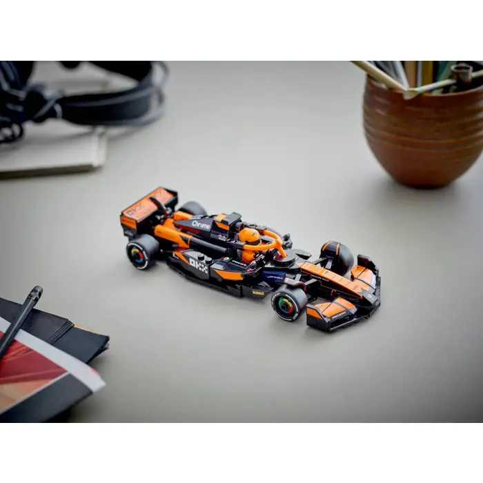 lego-speed-champions-77251-mclaren-f1-team-mcl38-race-car-31357-klolegleg1864.webp