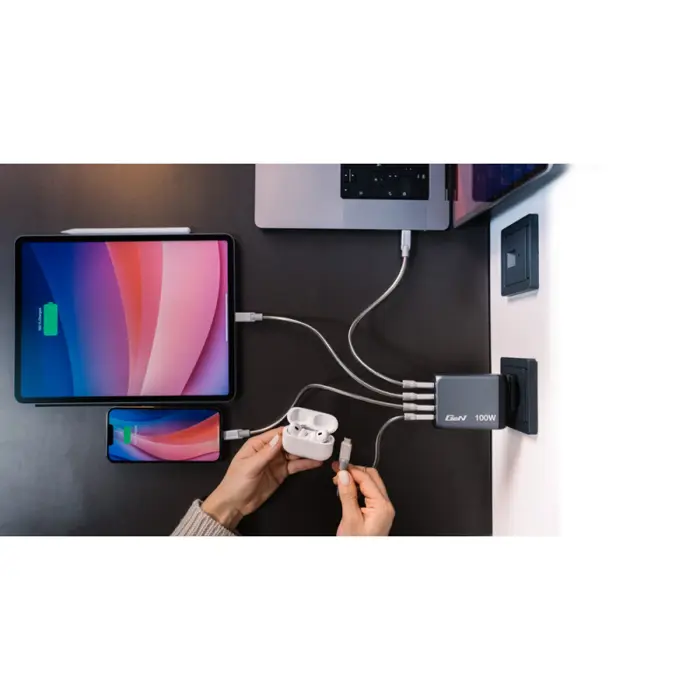 verbatim-gnc-100-gan-charger-100w-3xusb-c1xusb-a-54722-v032202.webp