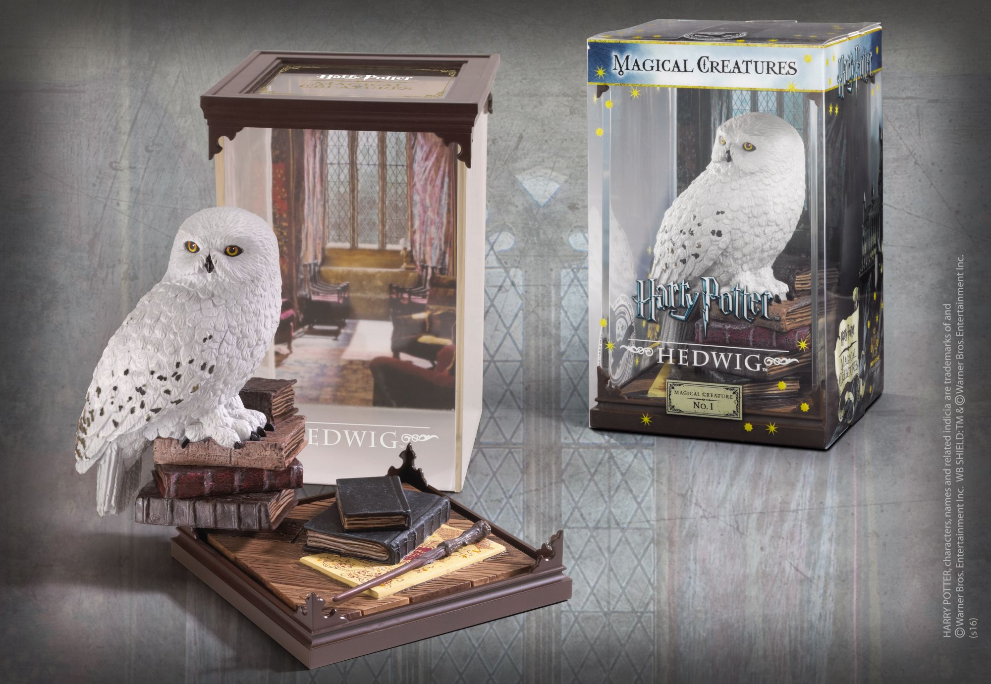 NOBLE COLLECTION Harry Potter Magical Creatures Hedwig Figurine