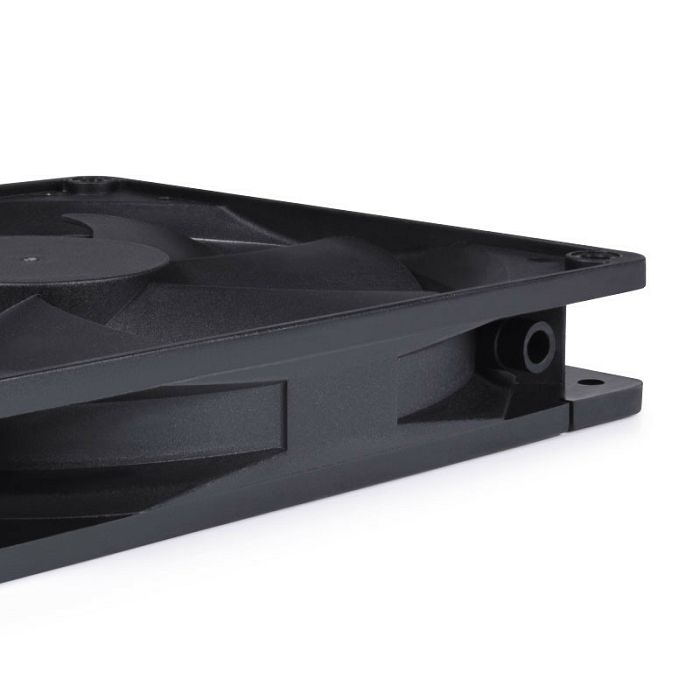 Alphacool Core PWM fan 3200 rpm - 140 mm - black 24847