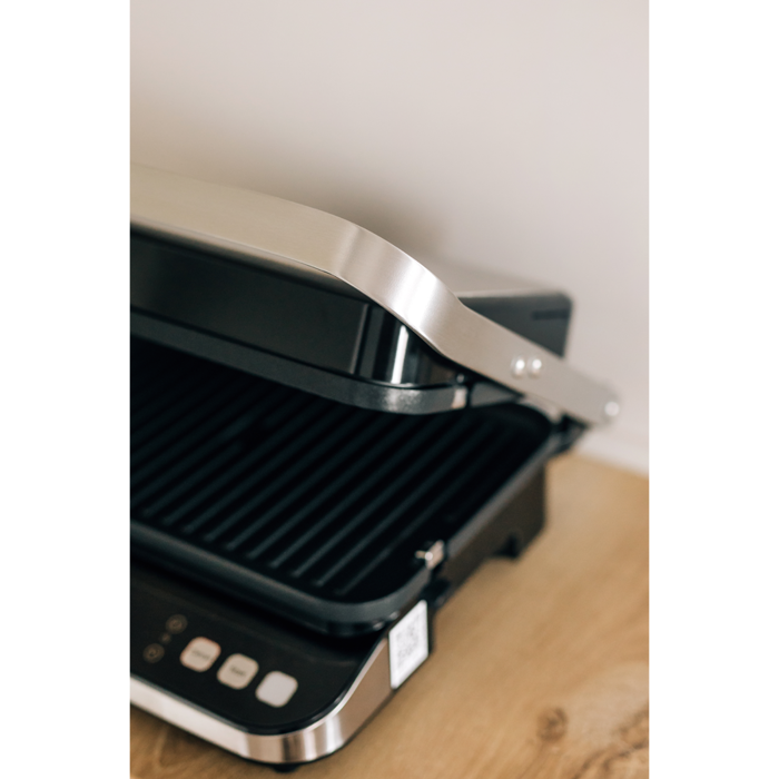 AENO Electric Grill EG1: 2000W, 3 heating modes - Upper Grill, Lower Grill, Both Grills Defrost, Max opening angle -180°, Temperature regulation, Timer, Removable double-sided plates, Plate size 32