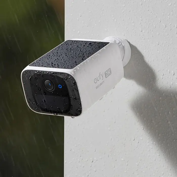 Anker Eufy Security S220 SoloCam complete with 2 solar cameras