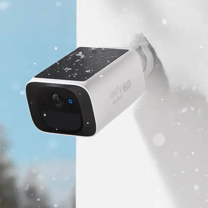 Anker Eufy Security S220 SoloCam complete with 2 solar cameras