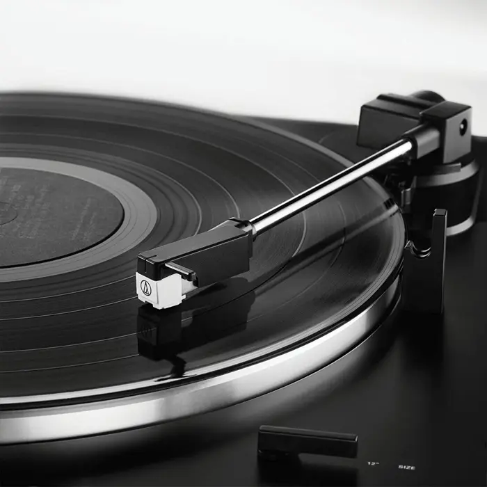 Audio Technica AT-LP60XBTWH, turntable (black, Bluetooth)
