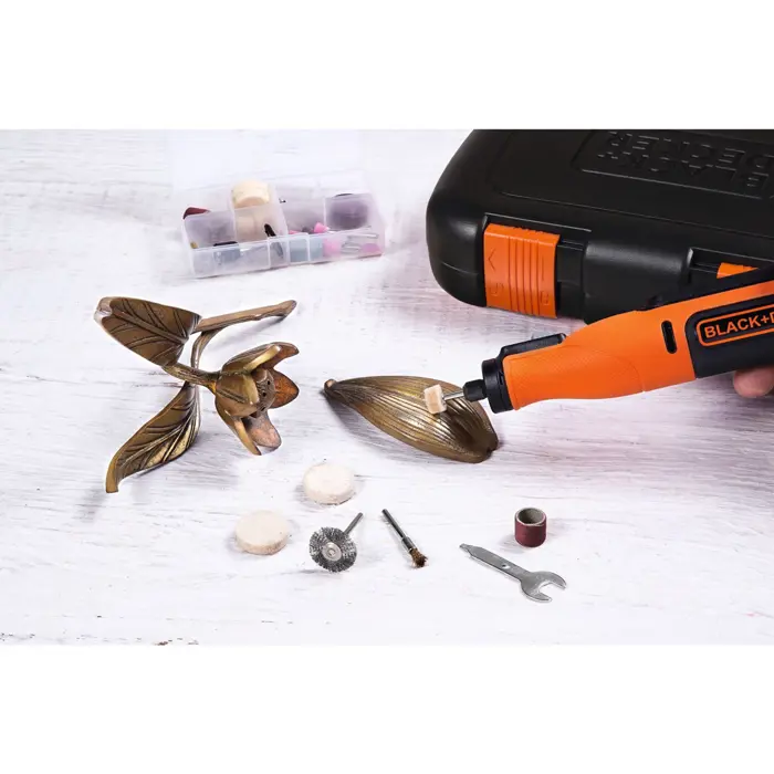 Black & Decker BCRT8IK-XJ rotary multi-tool