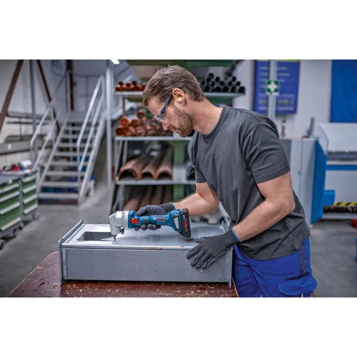 Bosch cordless rodent GNA 18V-16 E Professional, 18Volt, tin snips (blue/black, 2x battery ProCORE18V 4.0Ah, in L-BOXX)