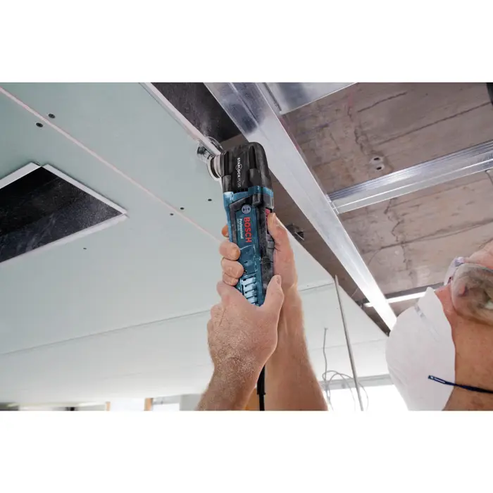 Bosch multi-cutter GOP 30-28 Professional, multifunctional tool (blue / black, 300 watts)