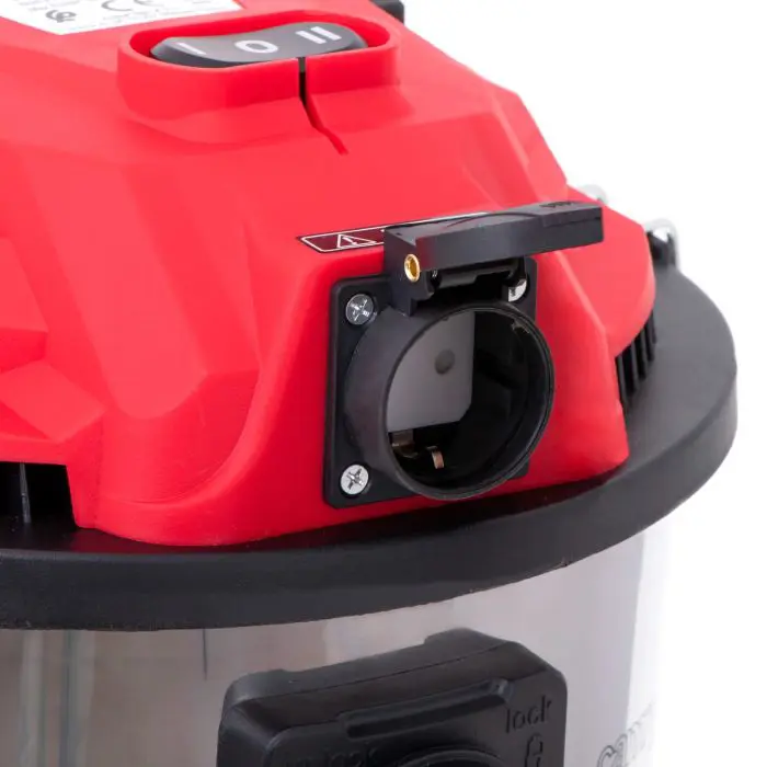 CAMMA Professional Industrial Vacuum Cleaner with CR7045 Socket