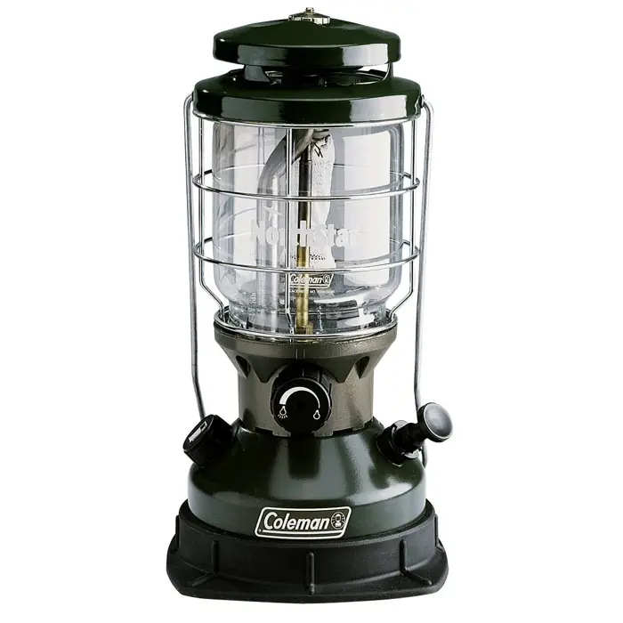 coleman-northstar-gasoline-lantern-1138-lumen-77107-2000-750e-w.webp