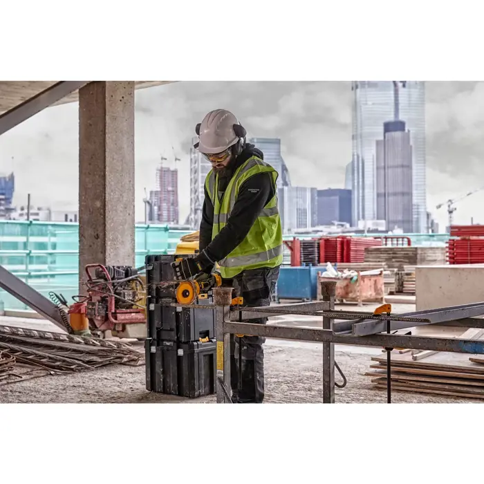 DeWALT DCG418N-XJ angle grinder 2.18 kg