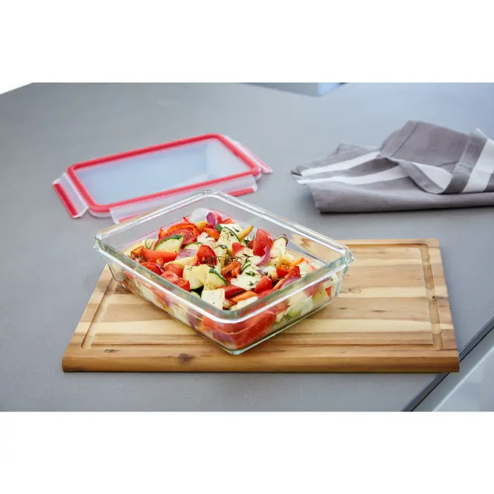 Emsa CLIP & CLOSE glass food storage container 0.8 liters (transparent/red, square)