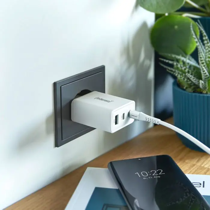 Intenso 65W GaN power supply with 2xUSB-C and 1xUSB-A connector W65ACC