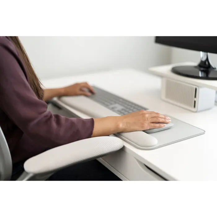 Kensington ErgoSoft mouse pad with wrist rest for standard mice K50437EU