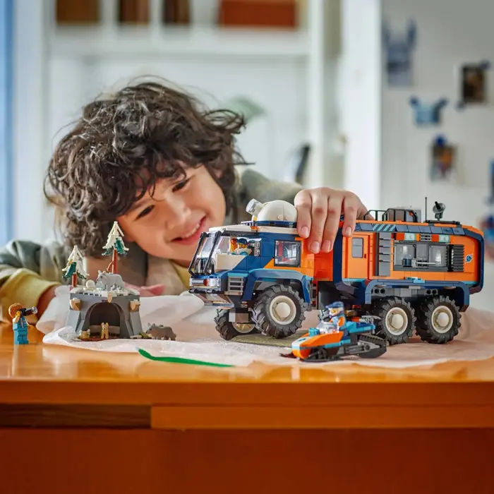 LEGO CITY 60471 Artic Explorer Science Lab Truck