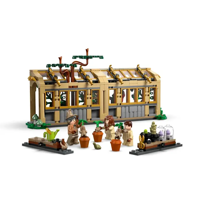 LEGO HARRY POTTER 76445 Hogwarts Castle - Herbology Class
