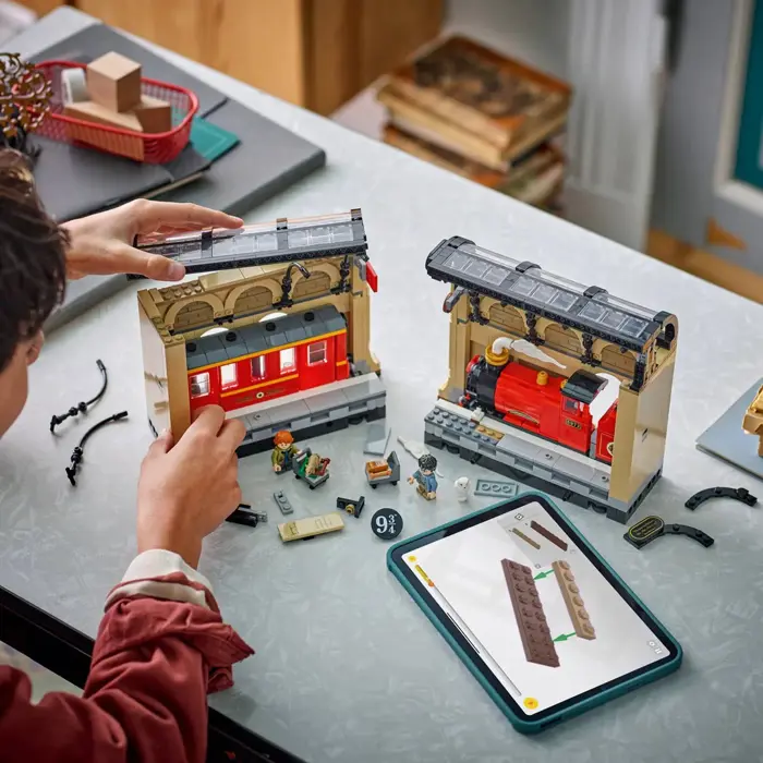 LEGO HARRY POTTER 76450 Book nook: Hogwarts Express