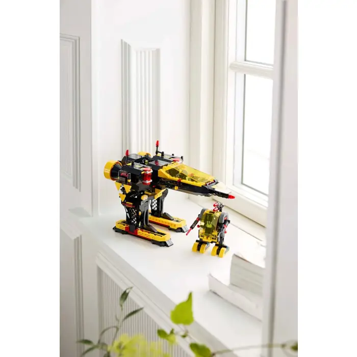 LEGO ICONS 10355 Blacktron Renegade
