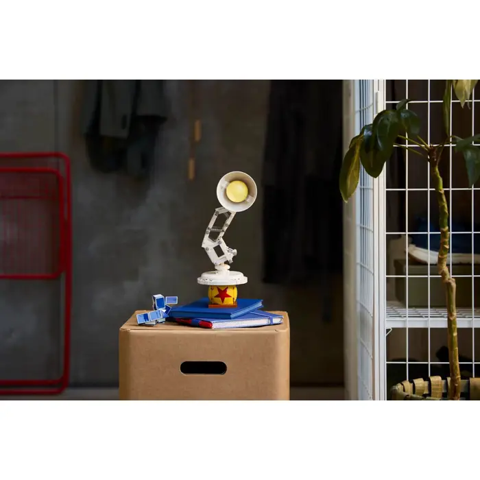 LEGO IDEAS 21357 Disney Pixar Luxo Jr.