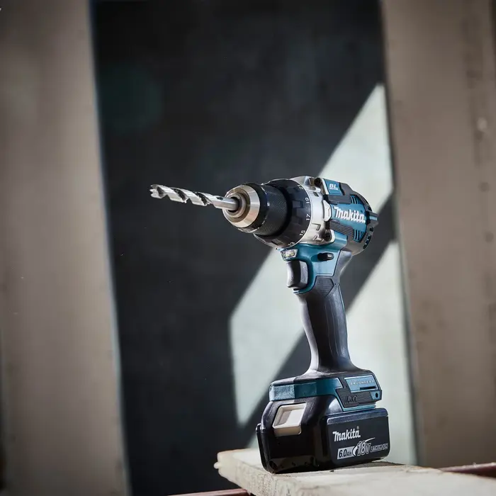MAKITA. SCREWDRIVER UD.18V DHP489RTJ 73/40Nm 2x5,0Ah