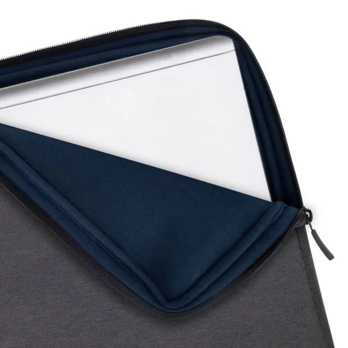 RivaCase case for laptops up to 17.3" Black