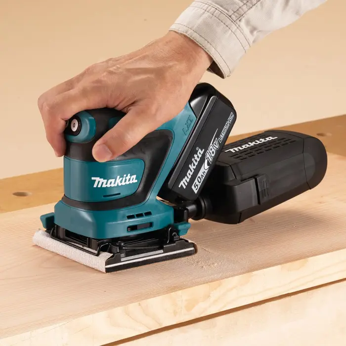 Szlifierka oscylacyjna bez aku 18V DBO480Z MAKITA