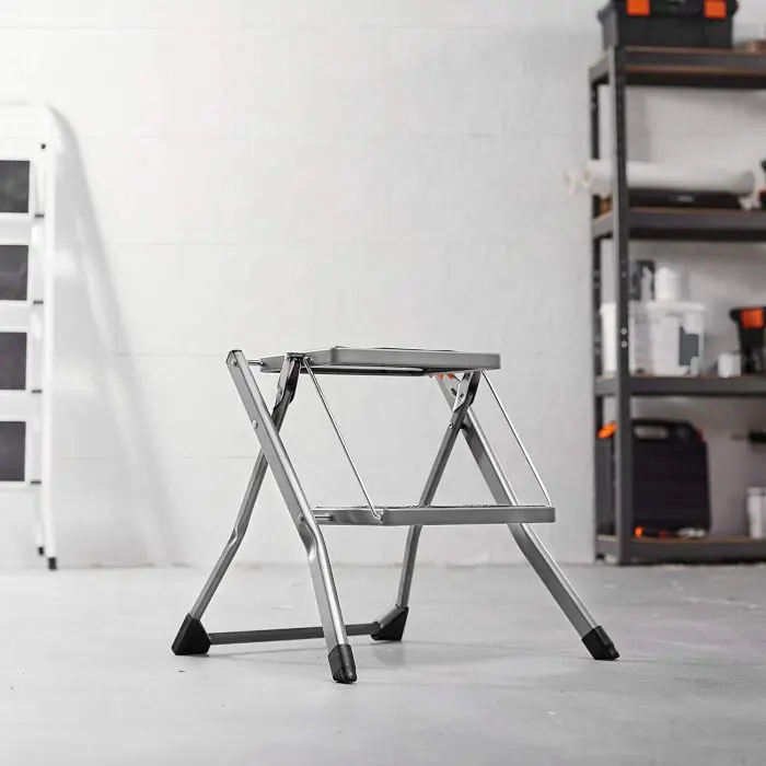 VonHaus folding 2-pole steel ladder