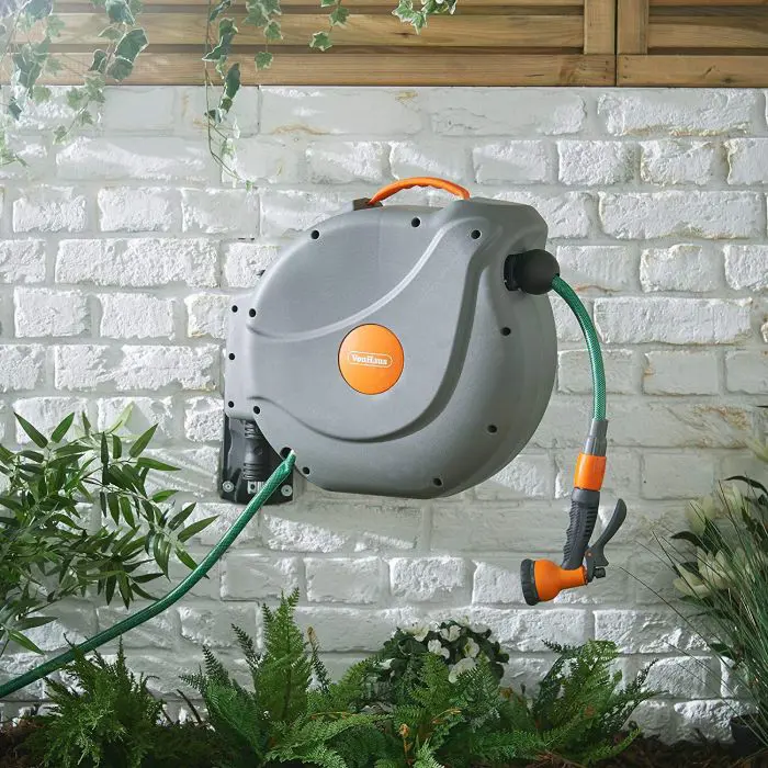 VonHaus wall hose holder 30m auto Roll-Up 8-function spray gun